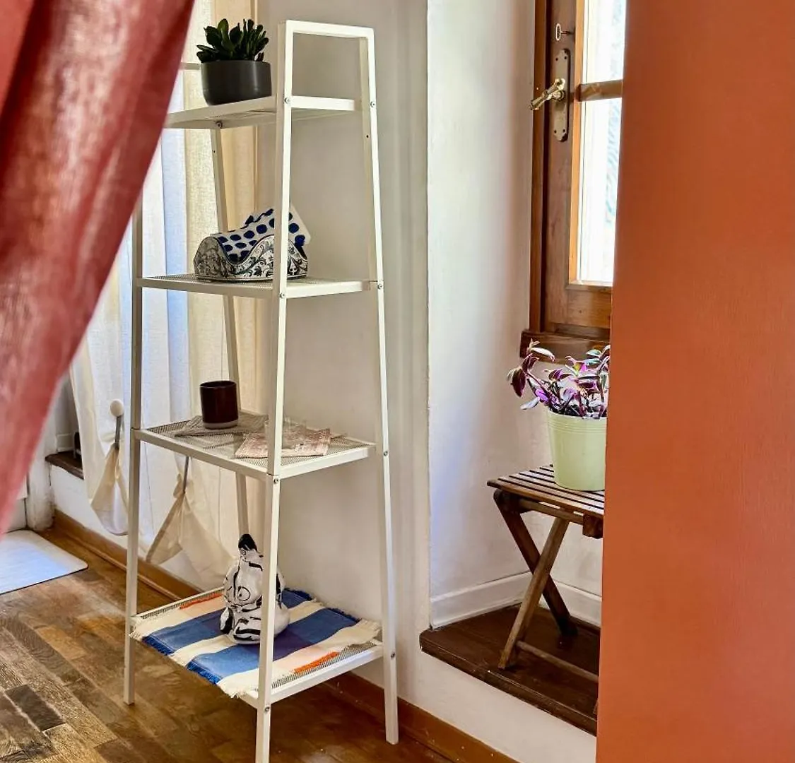 Pothos By Monteverdi Florence Apartment